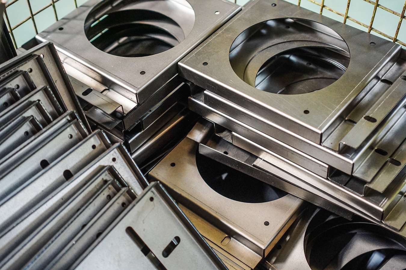 material besi