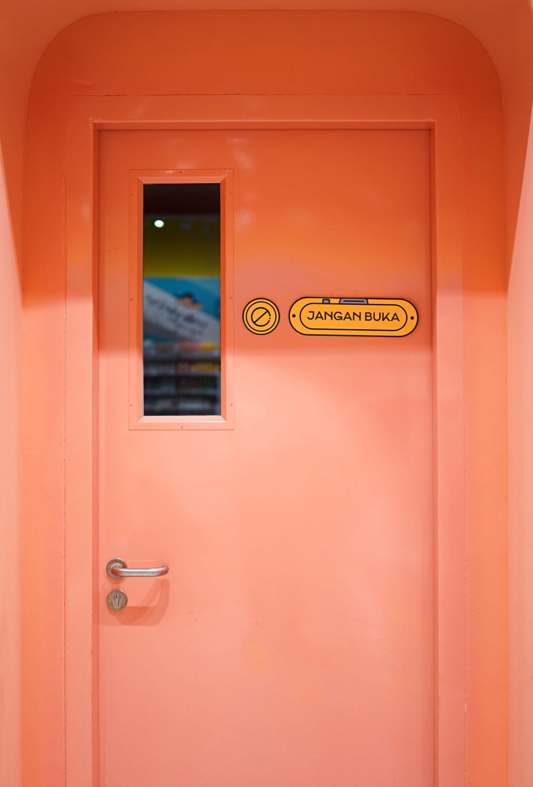 custom pintu